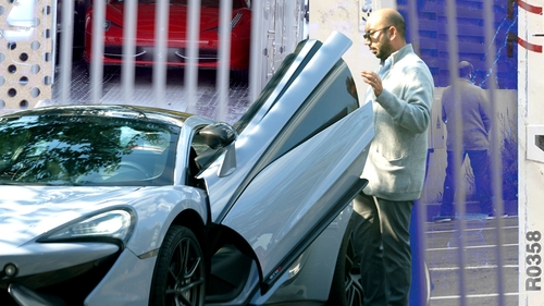 Milionarul iranian trecut la ortodoxie din dragoste pentru o româncă a primit un “colet” de 350.000 €