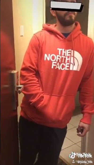 O blondă s-a răzbunat crunt pe iubitul infidel! În plan, tânăra l-a inclus și pe tatăl ei, iar imaginile au făcut înconjurul lumii  | VIDEO