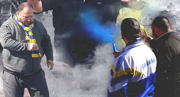 ”Taurii furioși” au aprins fumigenele la mormântul unui finanțator de legendă în Liga I!