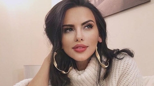 Lavinia Pîrva, schimbare neașteptată de look! Cum i-a surprins artista pe fani