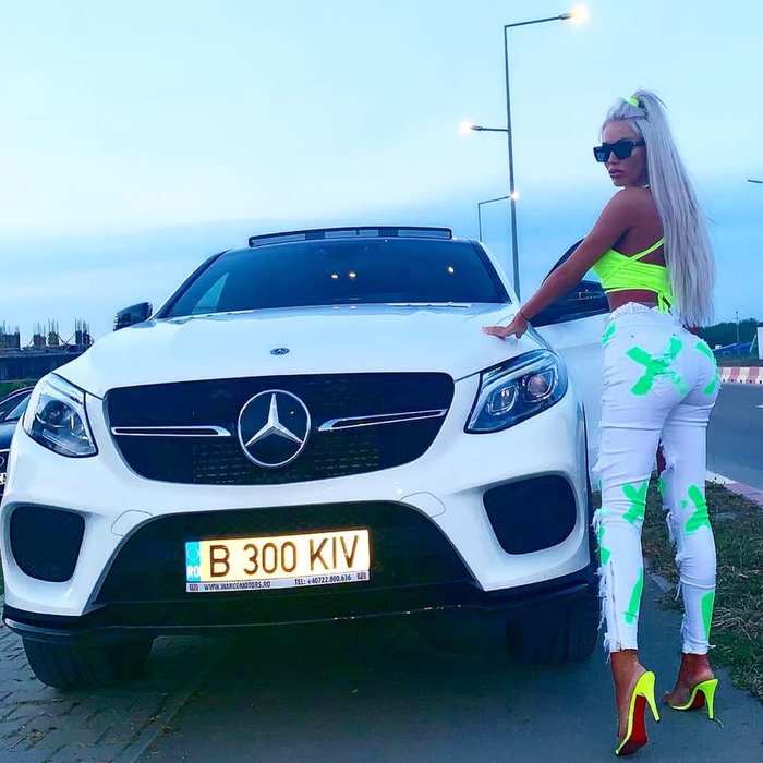 Loredana Chivu, imagini +18 la plajă! A luat bikini cu două numere mai mici și a rămas cu „rușinica” la vedere