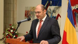 EXCLUSIV! Lovitură de teatru în cazul accidentului din weekend în care a fost implicat "consulul" sau şoferul ambasadei Azerbaidjanului în România: la volan era însăşi Excelenţa Sa, iar în dreapta nu era soţia...