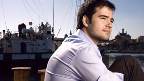 Laurentiu Duta vrea sa dea lovitura cu noul single! Voua cum vi se pare?