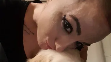 Unul din supravieţuitorii incendiului din clubul Colectiv s-a trezit cu poliţiştii la uşă. ”Mă hărţuieşte”