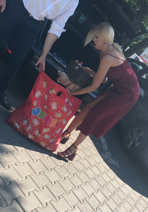 Imagini exclusive cu Emily Burghelea, la platoul Acces Direct, după ce și-a recuperat bagajele