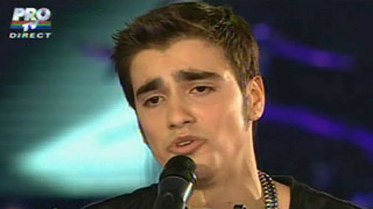 Un concurent de la Vocea Romaniei i-a facut o surpriza lui Smiley! A cantat perfect melodia In lipsa mea!