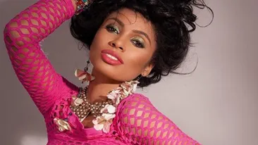 Bianca este model pentru Laurette! Mulatra s-a apucat de afaceri si vinde rochii de club