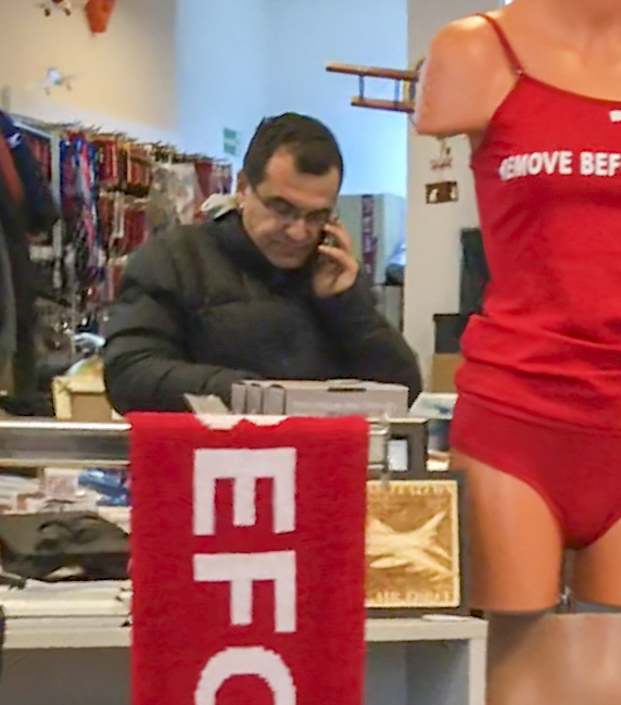 Aflat cu fetița într-un magazin, Mihai Mărgineanu a făcut o criză de nervi