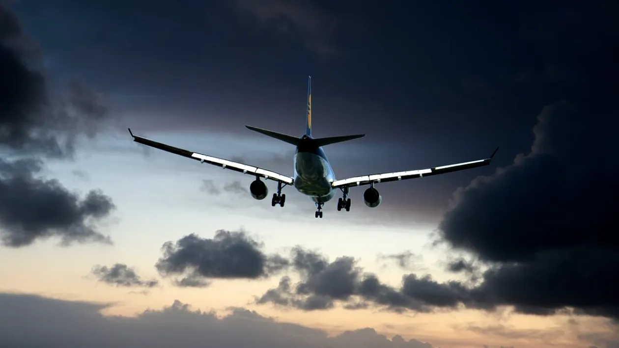 Un pilot aflat în timpul liber a încercat să prăbușească un avion cu 83 de pasageri. Ireal ce a urmat