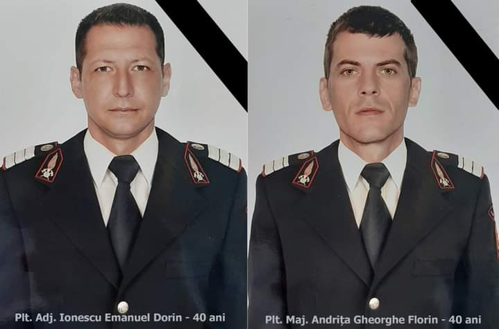 Doi pompieri au murit într-un accident înfiorător petrecut în Caraș-Severin! Au fost striviți în mașina intrată sub un tir, nu au avut nicio șansă la viață