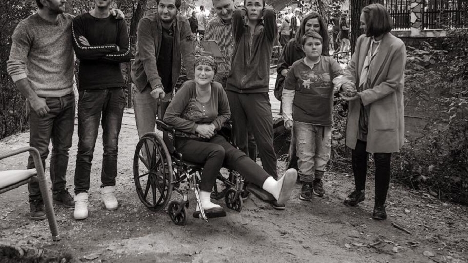 Unul dintre arhitecţii de la "Visuri la cheie" se pregăteşte să schimbe scutece! Nu a reuşit să ţină secretul