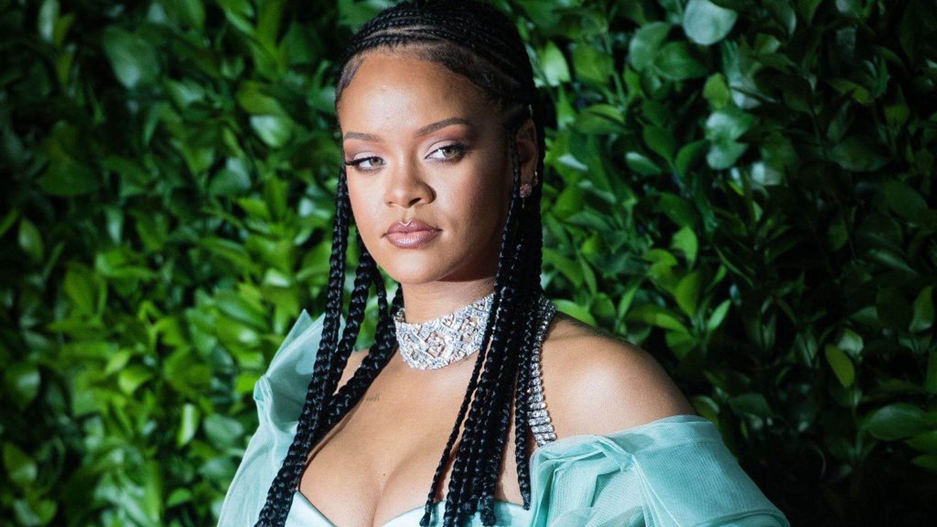 Rihanna este însărcinată! Modul inedit prin care artista și, iubitul ei, rapperul ASAP Rocky, au făcut anunțul