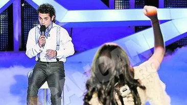 Andra are interzis sa cante! Medicii i-au pus restrictii dupa operatia de cezariana