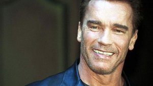 Arnold Schwarzenegger a fost amendat dupa ce a fumat in doua aeroporturi din Austria