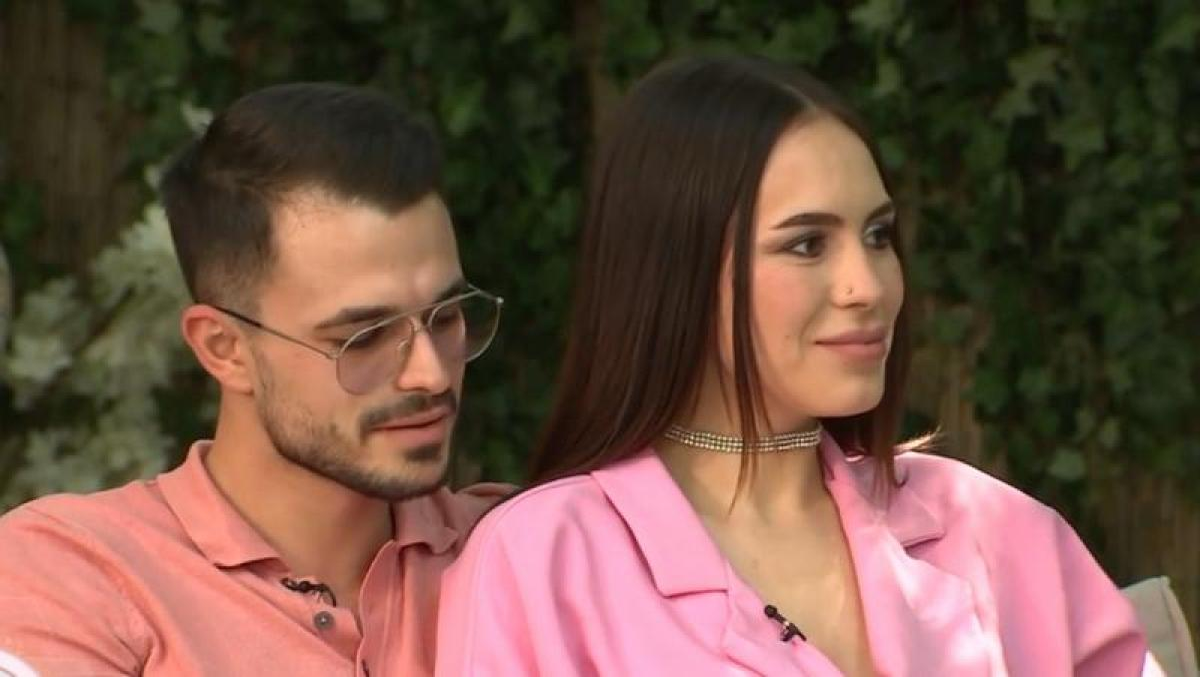Finaliștii la Mireasa au divorțat?! Detaliul observat de fani care i-au dat de gol