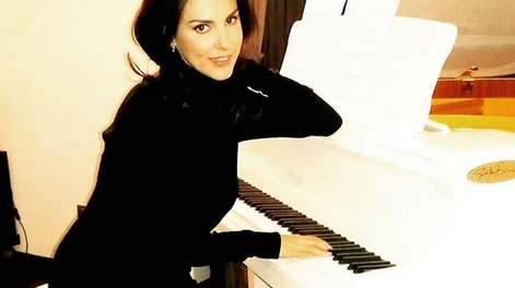LAVINIA PÂRVA, cu abdomenul la vedere! Uite cum arată vedeta după ce a topit kilogramele în plus