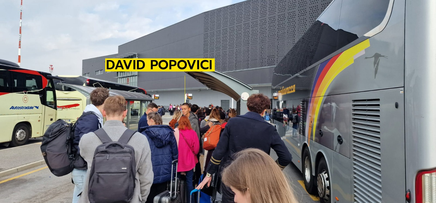 David Popovici, pe aeroportul din Bergamo (SURSA FOTO: CANCAN.RO)