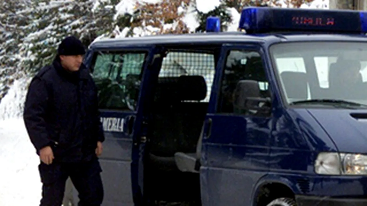 Doi jandarmi raniti, intr-un carambol in care au fost implicate opt masini
