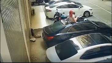 Imagini șocante! A căzut de la balcon în timpul unei partide de amor