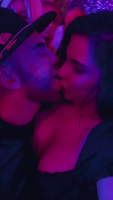 Dudu Conchita s-a sărutat cu o brunetă sexy, în club