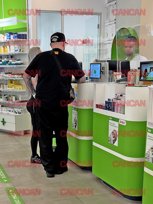 Dani Leș și Roxana Darie au făcut o oprire la farmacie