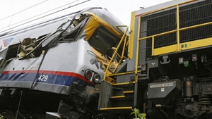 Accident feroviar care a implicat trei trenuri de marfa in SUA