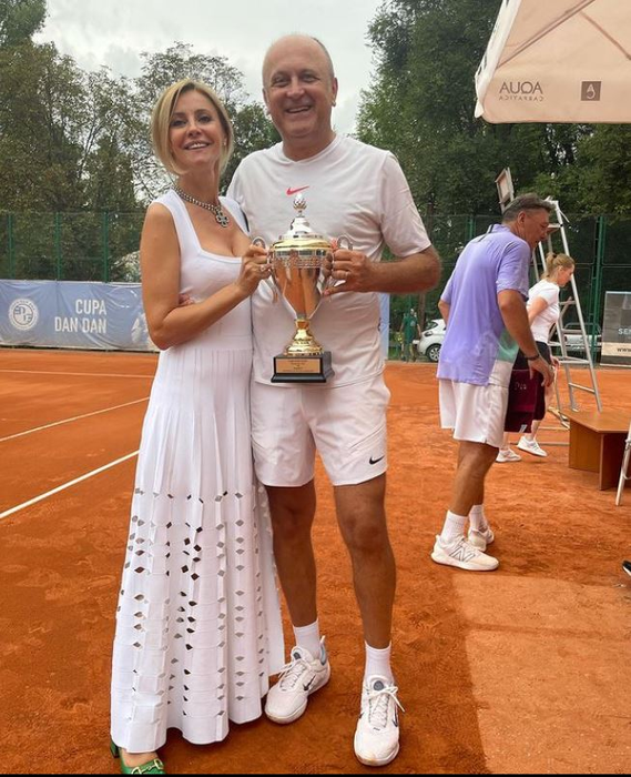 Imagini de senzație cu soția lui Dan Șucu! Diana s-a îndrăgostit iremediabil de Rapid: “Mă rog de el să mă ia la fiecare meci”