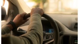 Amendă uriașă pentru șoferii care fac acest gest la volan. Zeci de mii de români pot avea de suferit din această cauză