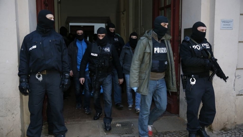 Aceşti bărbaţi care au plecat cu trenul din Bucureşti au fost arestaţi în Bulgaria pentru terorism