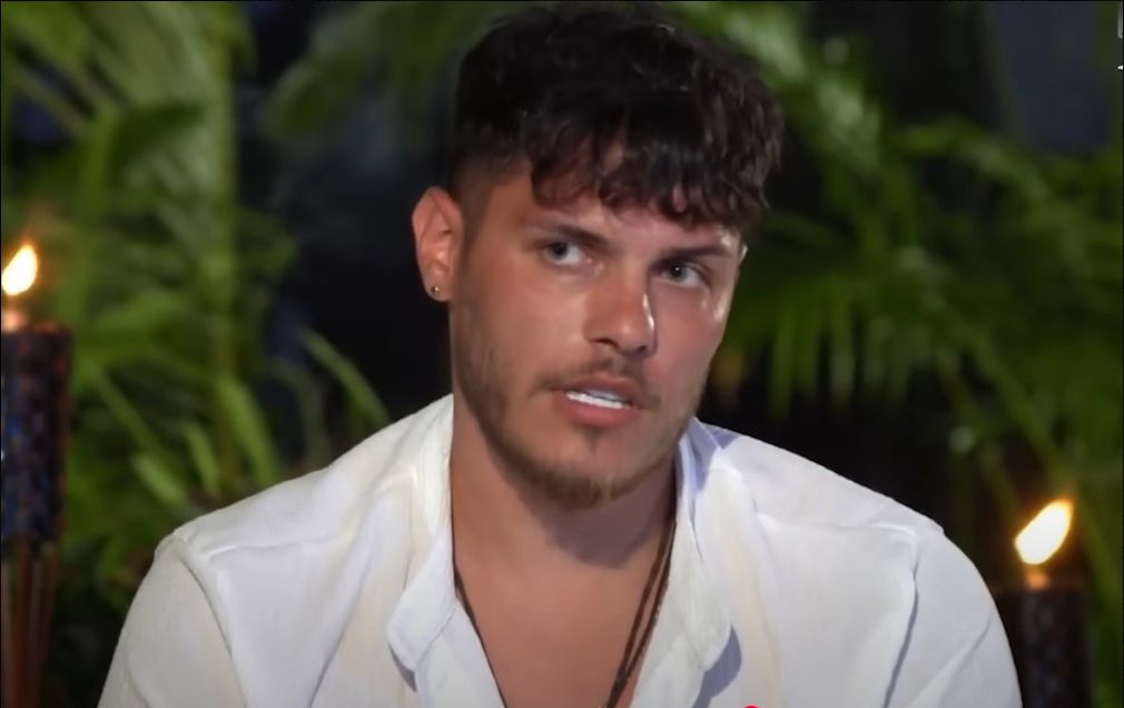 Imaginile care nu s-au văzut la Antena 1! Ce scria pe bilețelul pe care Ella l-a primit la Insula iubirii 2025