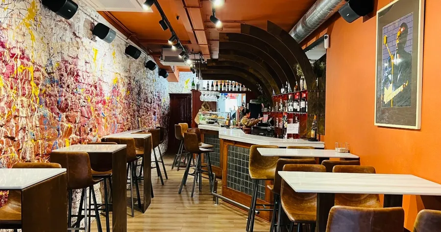 O familie de români din Spania se mută într-un sat de 56 de oameni. Ce afacere vor să deschidă acolo/ sursă foto: social media 