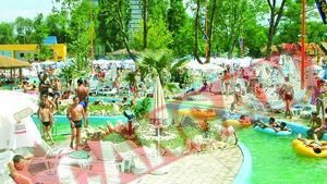 Aqua Magic In Jupiter si teren de golf In Neptun