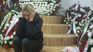 Dezvăluiri cutremurătoare. Ce a făcut iubita lui Maharu la înmormântare: îl pupa pe frunte și...