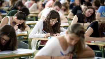 Scandal la BAC! Zeci de elevi au fost eliminați din examenul la Limba română