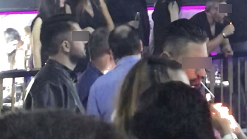 A profitat că e singur şi… Sexoasa l-a ”atacat” pe Dan Bittman la 4 dimineaţa!