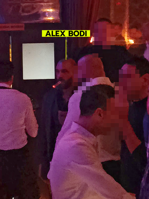 Alex Bodi, alături de amici la LOFT
