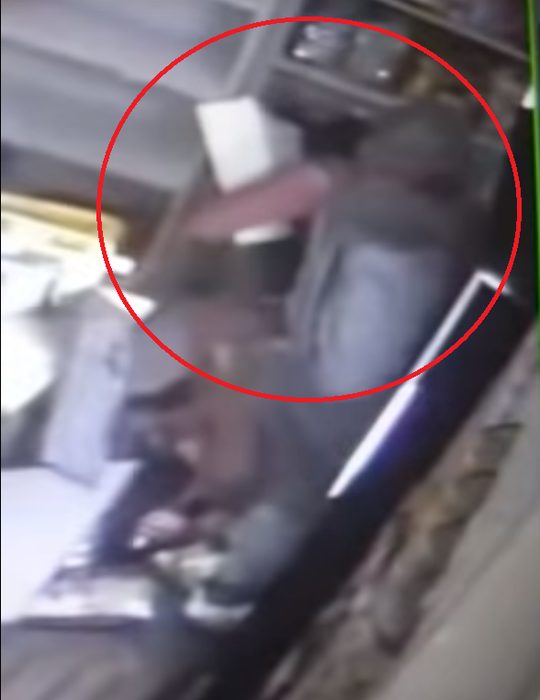 Cum a reușit un hoț din Bistrița să jefuiască un magazin. Polițiștii s-au amuzat pe cinste