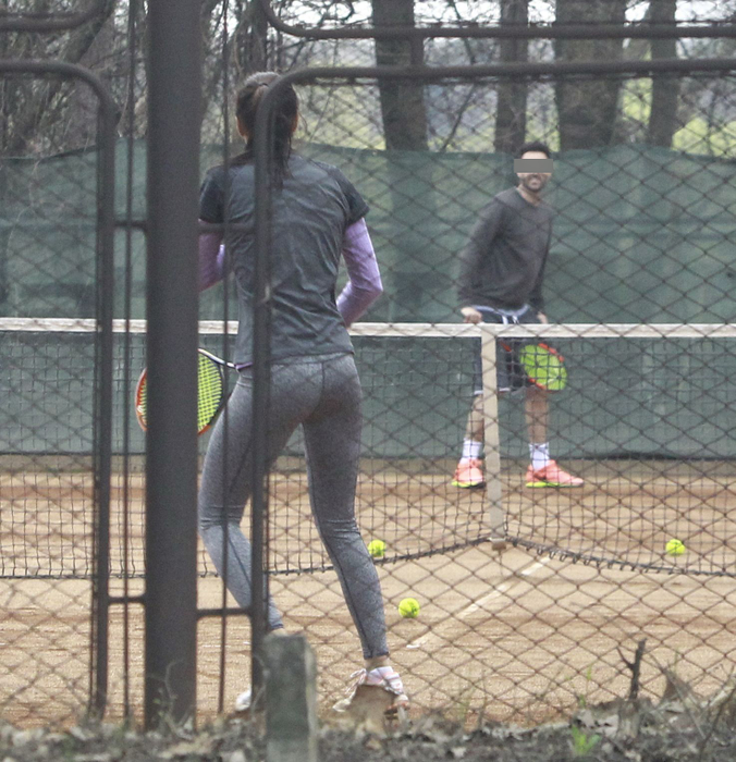 Andreea şi iubitul ei joacă inclusiv partide de tenis împreună