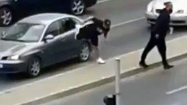 Scandal înaintea meciului U Craiova – U Cluj. Suporterul care a spart, cu piciorul, geamul unei mașini, cercetat pentru distrugere