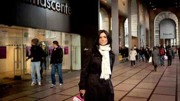 Ellie White: As alege-o pe Rihanna pentru o zi intreaga la shopping!