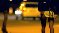 BANC. O prostituată acostează un bătrân