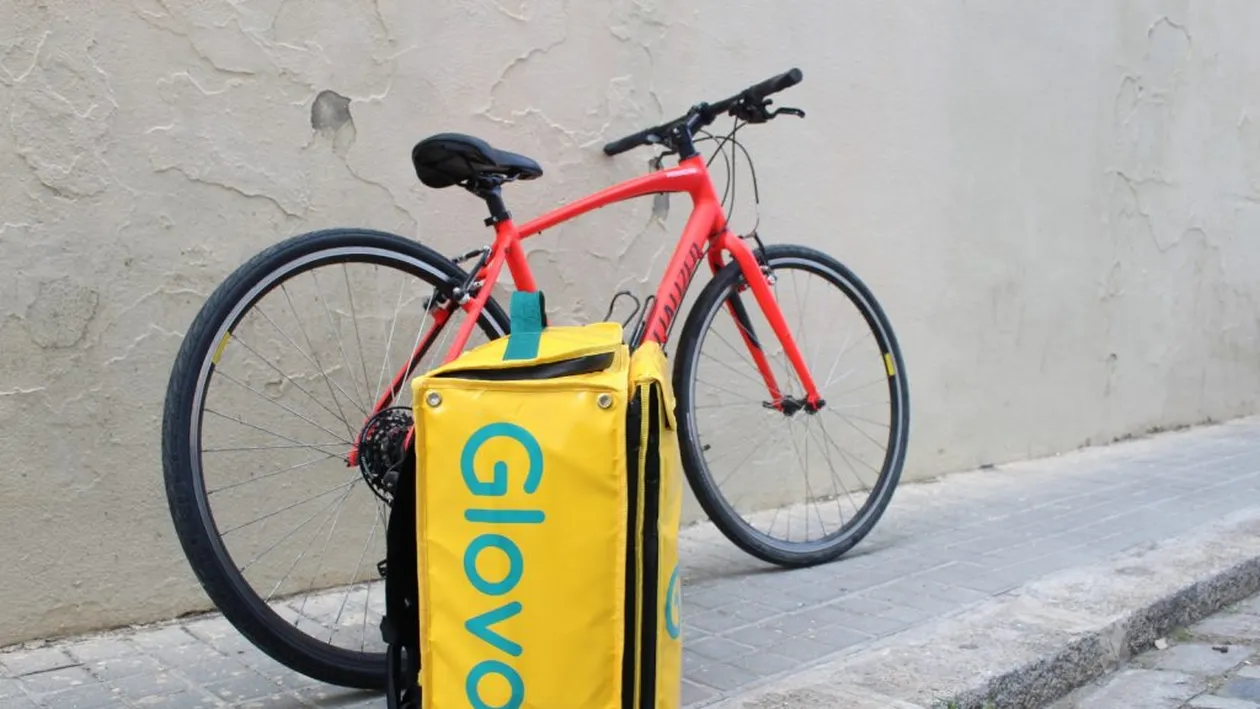 Câți bani face un curier Glovo cu tot cu bacșiș într-o zi cu multe comenzi