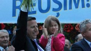 Edilul din Sângeorz-Băi, care și-a filmat fiica stând în genunchi dezbrăcată, a fost reales primar de localnici