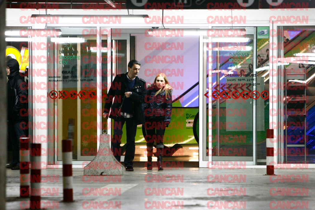 Paparazzi CANCAN.RO l-au surprins pe Lucian Mândruță în compania altei femei (Foto: CANCAN.RO)