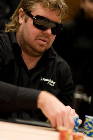 Tomas Brolin, atacantul care marca împotriva României în sfertul de coşmar cu Suedia de la CM ’94, e acum de nerecunoscut! S-a îngrăşat enorm şi s-a apucat de poker