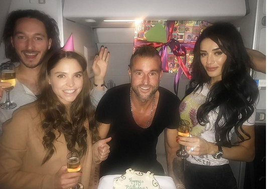Cum l-a aşteptat ANDREEA SASU pe iubitul ei, PHILIPP PLEIN, de ziua lui! Fotografia din dormitor a stârnit imaginaţia bărbaţilor