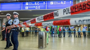 Alertă cu bombă la bordul unui avion care trebuia să aterizeze în Germania! 300 de pasageri s-au speriat de moarte