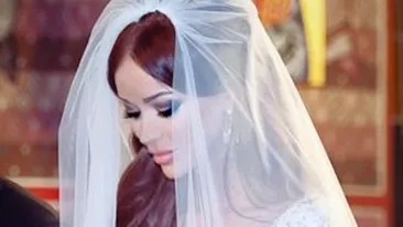 Oglinda, oglijoara cine are cea mai frumoasa rochie de mireasa din tara?! Bianca, Celia, Bebelusa Oana, Brigitte sau Alessandra?