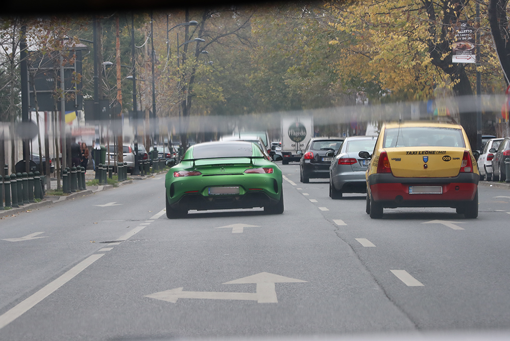 Superbul Mercedes AMG GT-R, de 180 de mii de euro, al tânărului