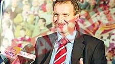 Matthaus a pus un roman antrenor la Hearts!